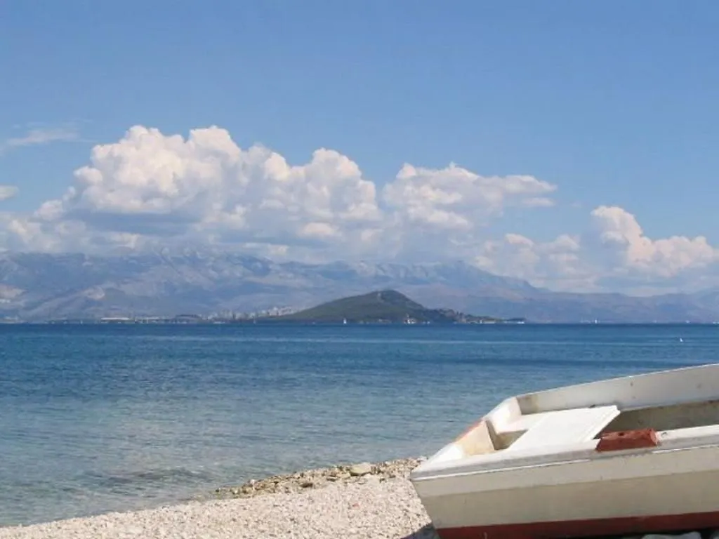 Apartments In Villa Top Trogir