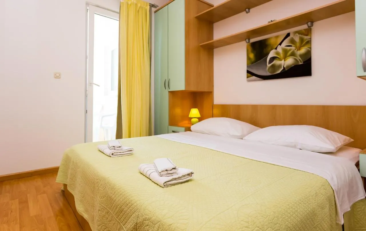 Apartments In Villa Top Trogir