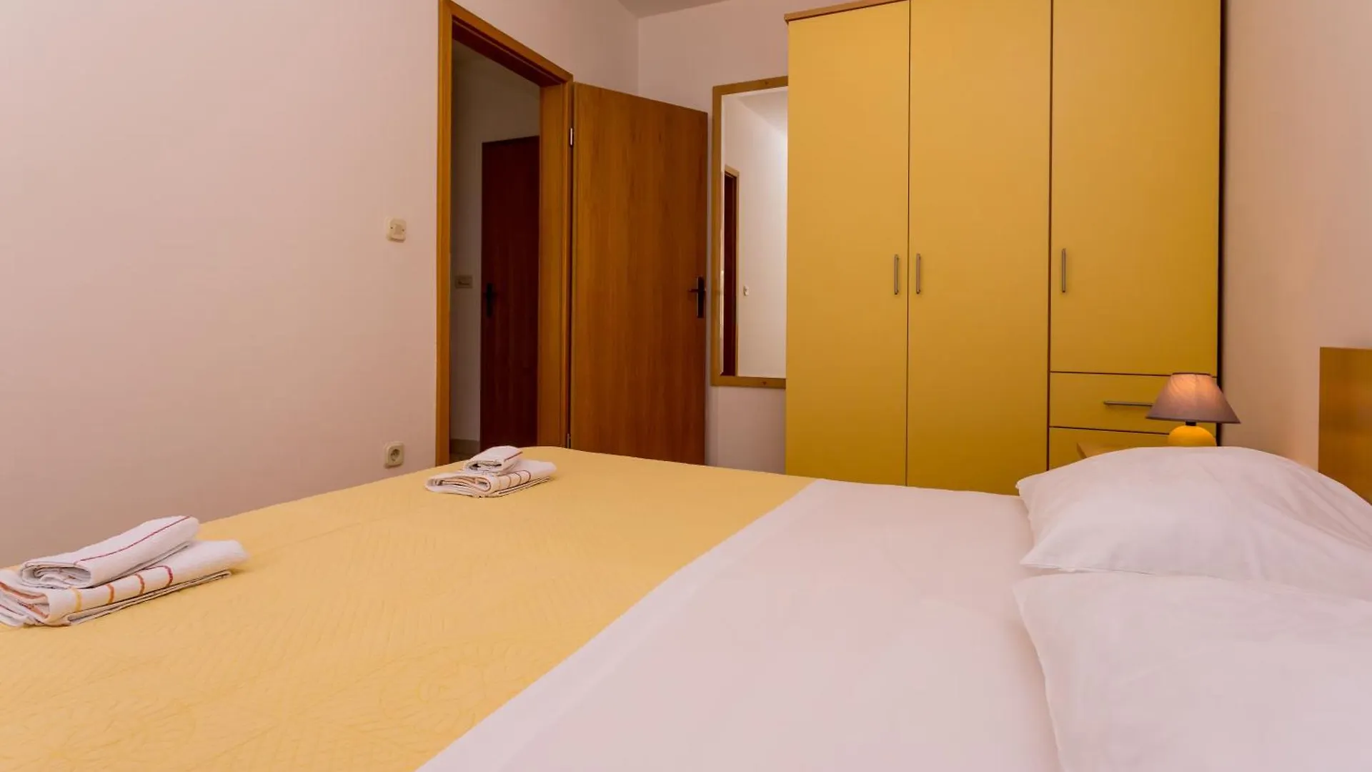 Apartments In Villa Top Trogir