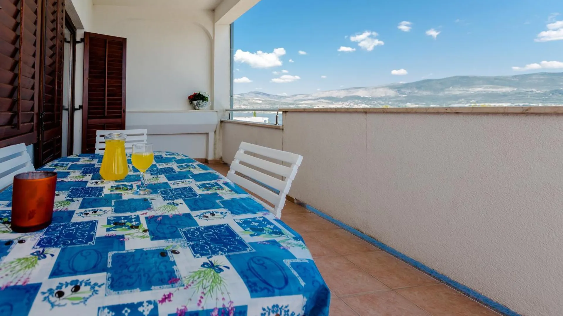 Apartments In Villa Top Trogir
