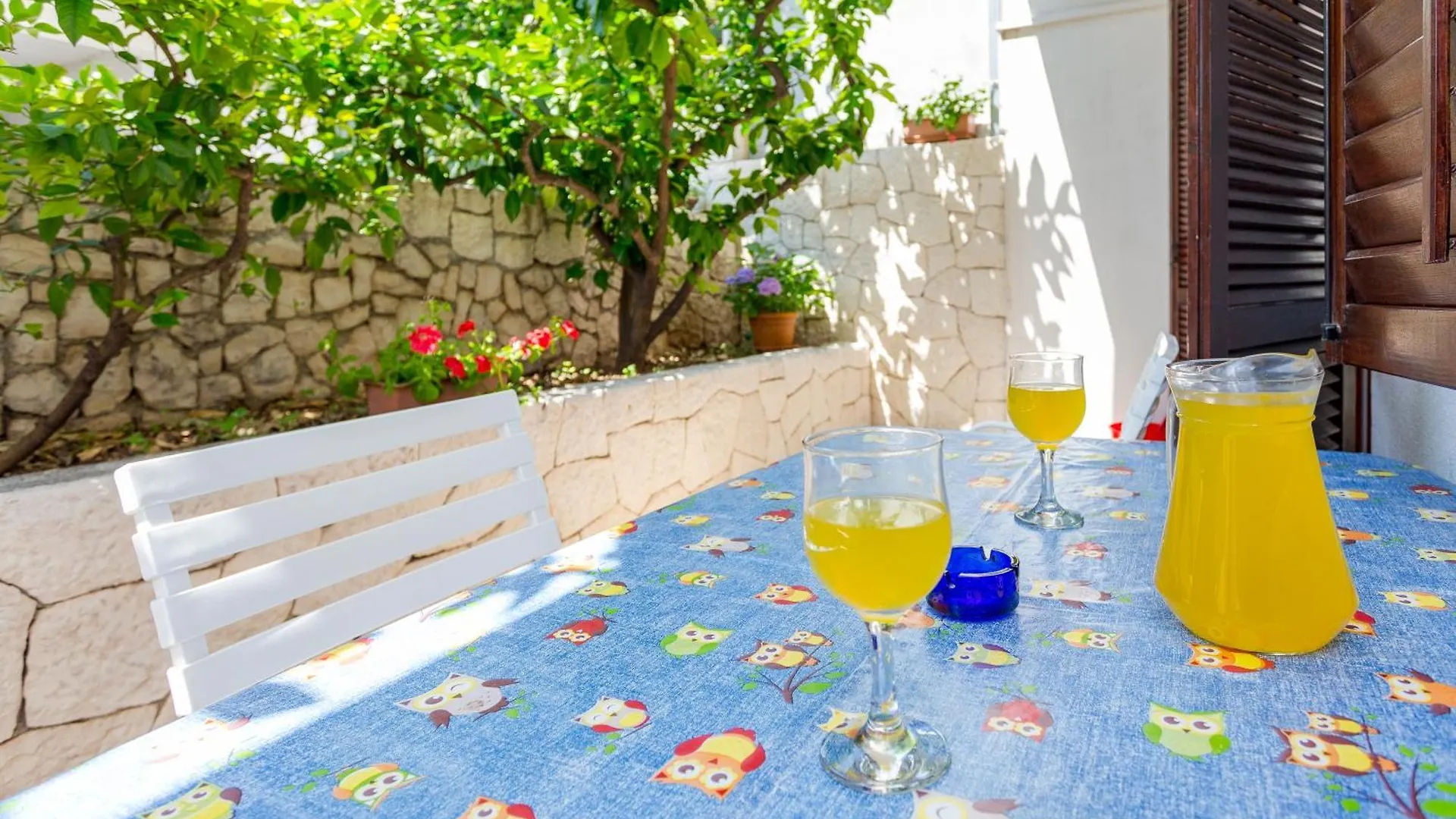 Apartments In Villa Top Trogir