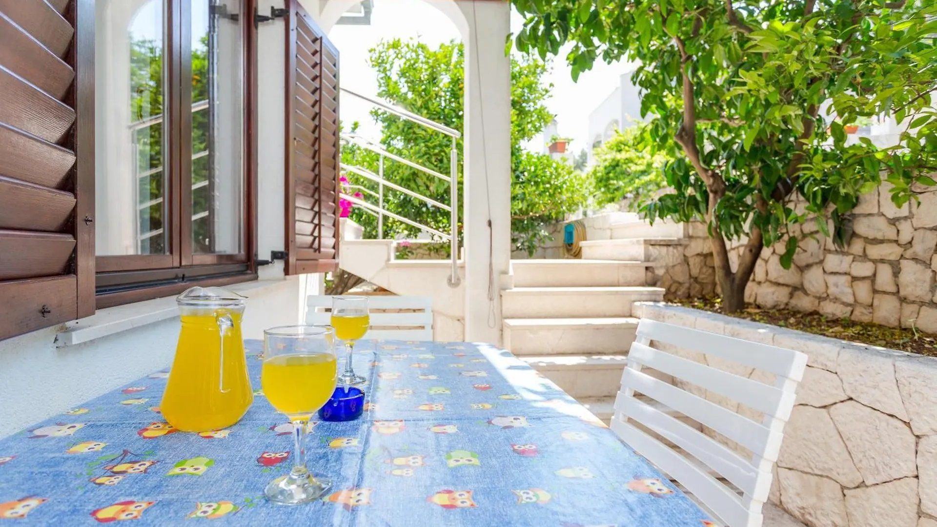 Apartments In Villa Top Trogir