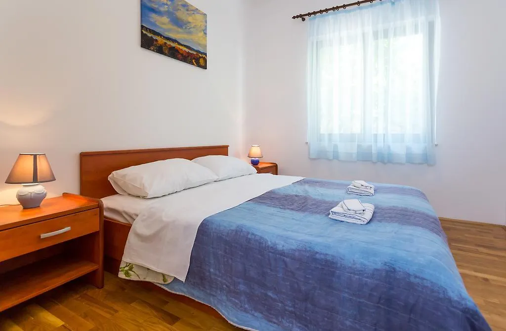 Apartments In Villa Top Trogir