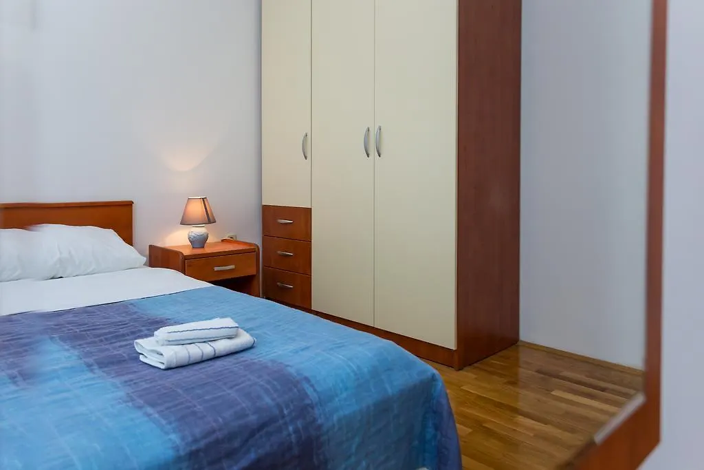 Apartments In Villa Top Trogir