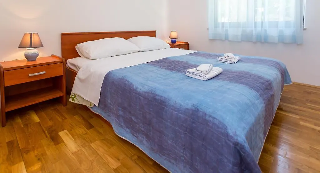Apartments In Villa Top Trogir