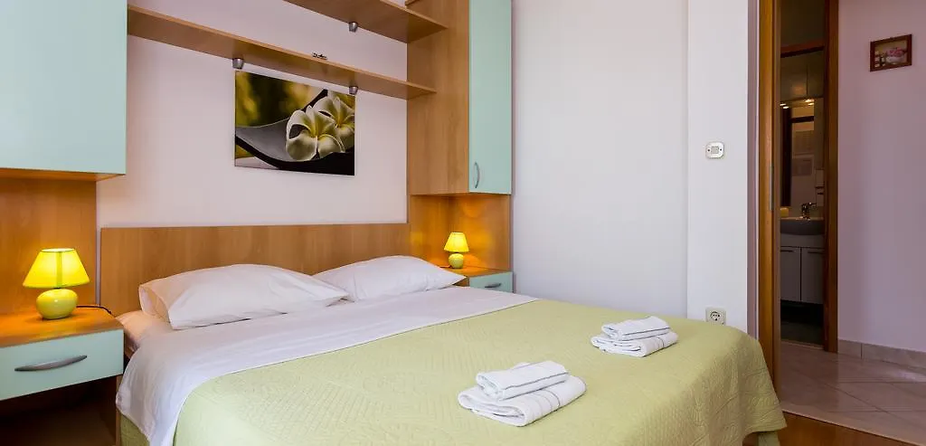 Apartments In Villa Top Trogir 0*,  Croatie