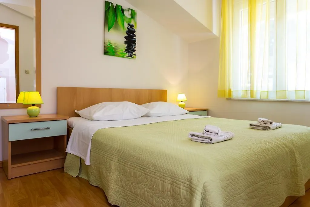 Apartments In Villa Top Trogir