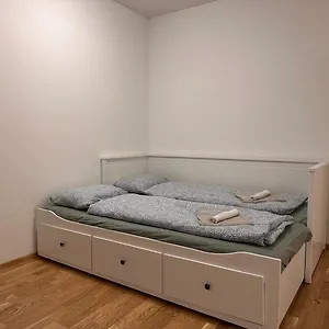 https://muzeta11-top-32-modern-town-apartment-with-balcony.vienna-besthotels.com