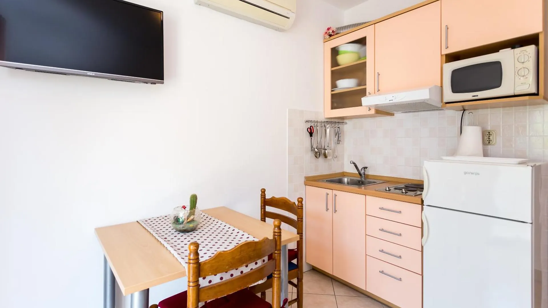 Apartments In Villa Top Trogir