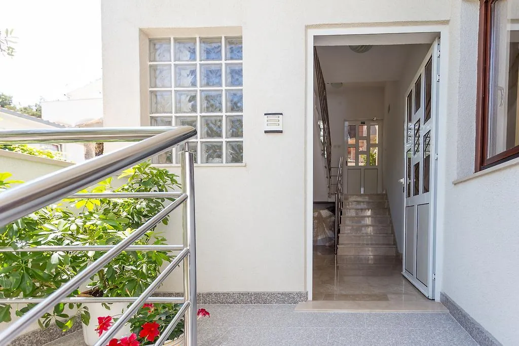 Apartments In Villa Top Trogir Croatie