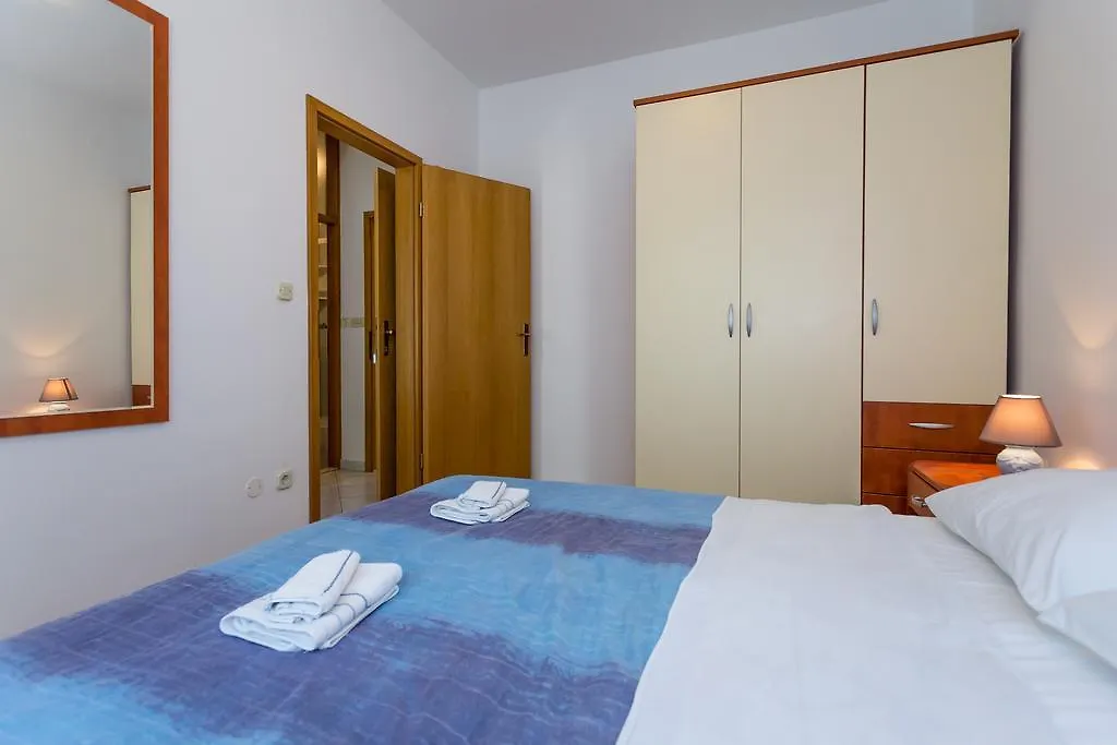 Apartments In Villa Top Trogir 0*,